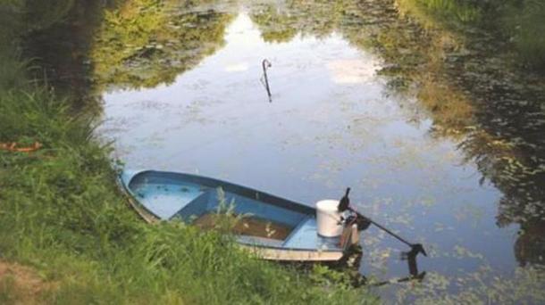 16-летний житель Кёльна пытался осушить озеро, обронив в него свой iPhone