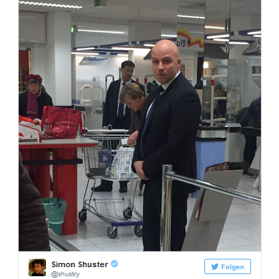 Меркель засекли в супермаркете Берлина за покупками